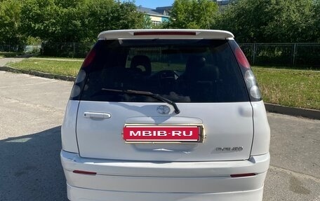 Toyota Raum I, 2000 год, 370 000 рублей, 2 фотография