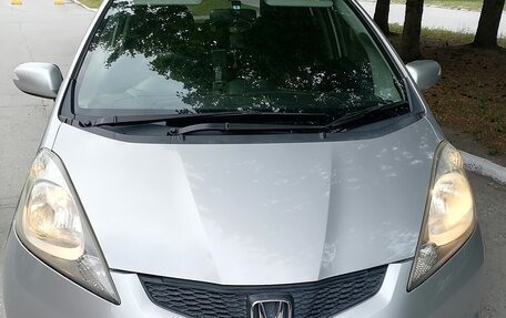 Honda Fit III, 2010 год, 800 000 рублей, 3 фотография
