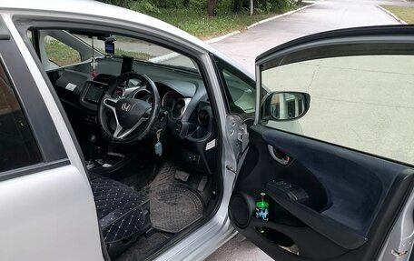 Honda Fit III, 2010 год, 800 000 рублей, 6 фотография