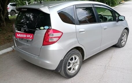 Honda Fit III, 2010 год, 800 000 рублей, 4 фотография