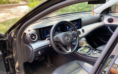 Mercedes-Benz E-Класс, 2016 год, 3 000 000 рублей, 11 фотография