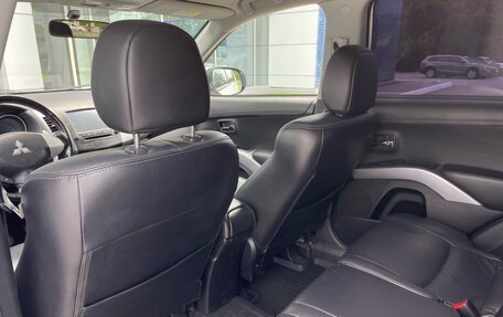 Mitsubishi Outlander III рестайлинг 3, 2011 год, 1 270 000 рублей, 15 фотография