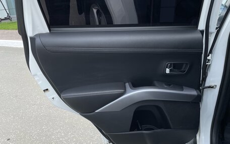Mitsubishi Outlander III рестайлинг 3, 2011 год, 1 270 000 рублей, 14 фотография