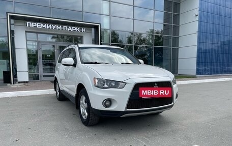 Mitsubishi Outlander III рестайлинг 3, 2011 год, 1 270 000 рублей, 10 фотография