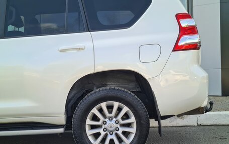 Toyota Land Cruiser Prado 150 рестайлинг 2, 2017 год, 4 050 000 рублей, 11 фотография