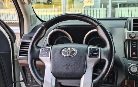 Toyota Land Cruiser Prado 150 рестайлинг 2, 2017 год, 4 050 000 рублей, 24 фотография
