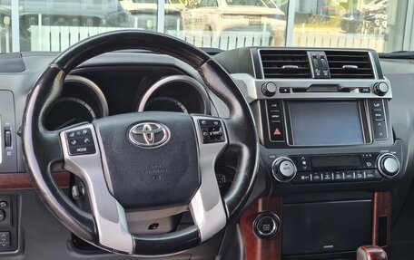 Toyota Land Cruiser Prado 150 рестайлинг 2, 2017 год, 4 050 000 рублей, 23 фотография