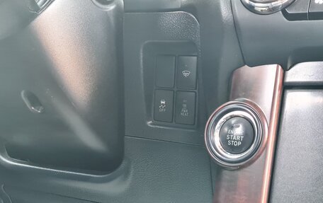 Toyota Land Cruiser Prado 150 рестайлинг 2, 2017 год, 4 050 000 рублей, 27 фотография