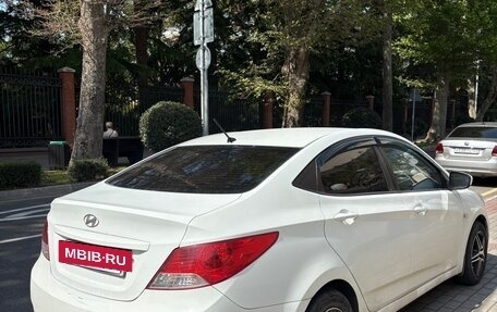 Hyundai Solaris II рестайлинг, 2012 год, 800 000 рублей, 4 фотография