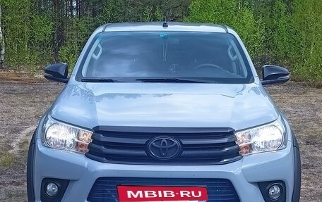 Toyota Hilux VIII, 2018 год, 3 600 000 рублей, 2 фотография