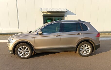 Volkswagen Tiguan II, 2018 год, 2 500 000 рублей, 3 фотография