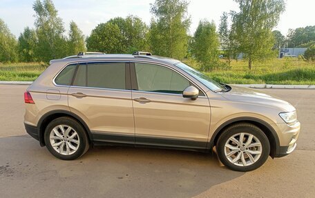 Volkswagen Tiguan II, 2018 год, 2 500 000 рублей, 2 фотография
