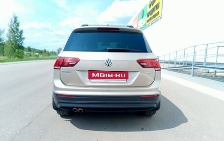 Volkswagen Tiguan II, 2018 год, 2 500 000 рублей, 6 фотография
