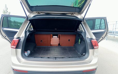 Volkswagen Tiguan II, 2018 год, 2 500 000 рублей, 14 фотография