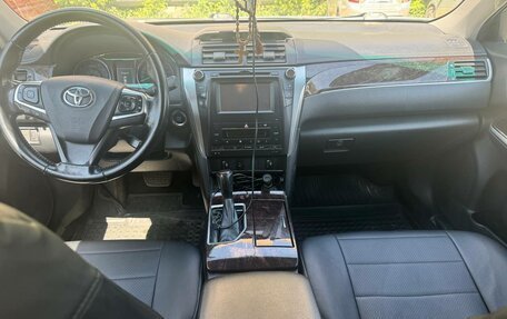 Toyota Camry, 2017 год, 2 200 000 рублей, 4 фотография
