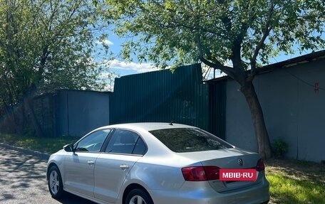 Volkswagen Jetta VI, 2013 год, 1 300 000 рублей, 4 фотография