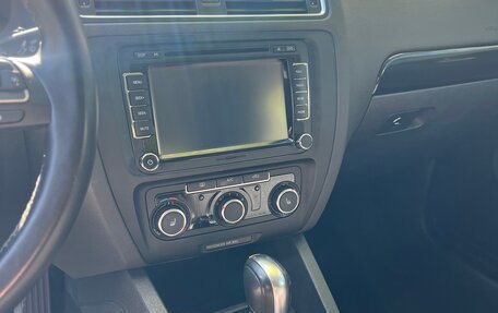 Volkswagen Jetta VI, 2013 год, 1 300 000 рублей, 11 фотография