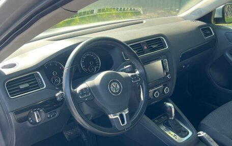 Volkswagen Jetta VI, 2013 год, 1 300 000 рублей, 14 фотография