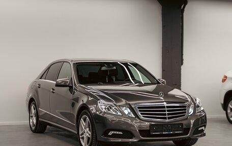 Mercedes-Benz E-Класс, 2009 год, 1 295 000 рублей, 3 фотография