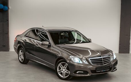 Mercedes-Benz E-Класс, 2009 год, 1 295 000 рублей, 4 фотография