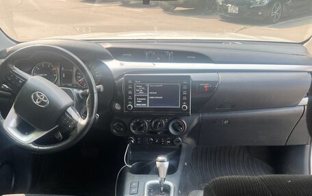 Toyota Hilux VIII, 2020 год, 4 444 444 рублей, 3 фотография