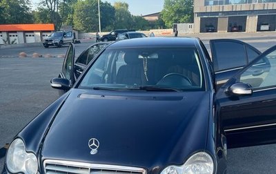 Mercedes-Benz C-Класс, 2006 год, 900 000 рублей, 1 фотография