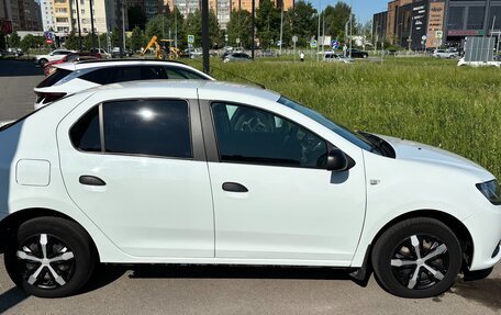 Renault Logan II, 2017 год, 740 000 рублей, 3 фотография