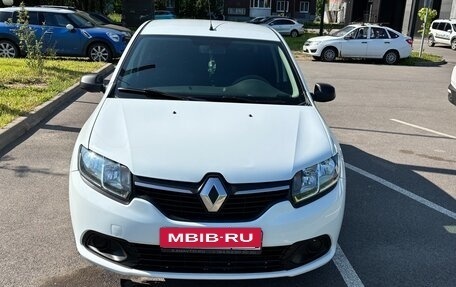 Renault Logan II, 2017 год, 740 000 рублей, 2 фотография