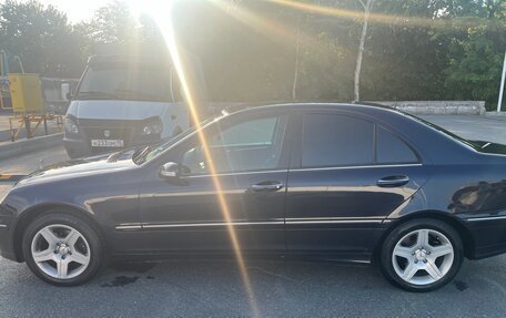 Mercedes-Benz C-Класс, 2006 год, 900 000 рублей, 4 фотография