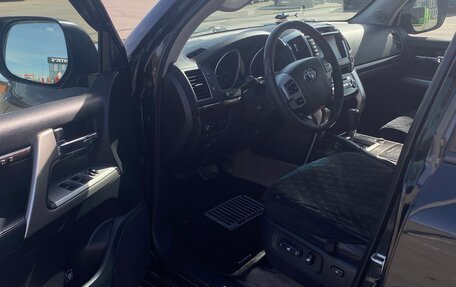 Toyota Land Cruiser 200, 2015 год, 4 200 000 рублей, 9 фотография