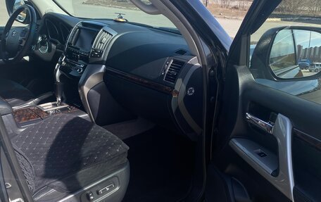 Toyota Land Cruiser 200, 2015 год, 4 200 000 рублей, 10 фотография