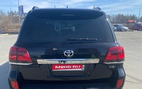 Toyota Land Cruiser 200, 2015 год, 4 200 000 рублей, 3 фотография