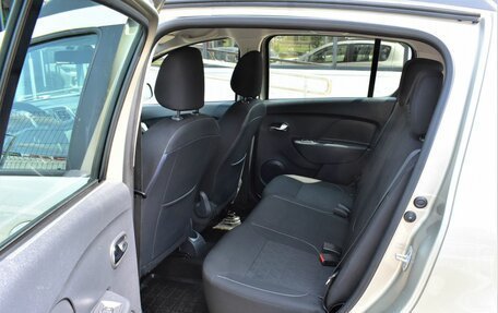 Renault Sandero II рестайлинг, 2016 год, 959 000 рублей, 10 фотография