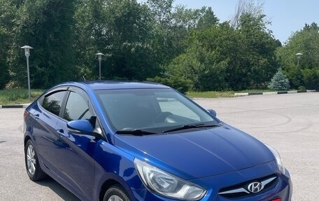 Hyundai Solaris II рестайлинг, 2011 год, 715 000 рублей, 2 фотография