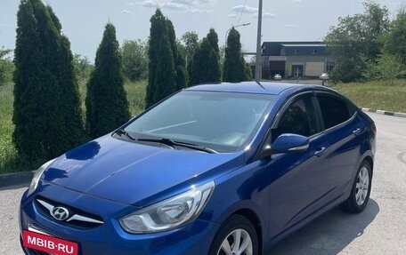 Hyundai Solaris II рестайлинг, 2011 год, 715 000 рублей, 3 фотография
