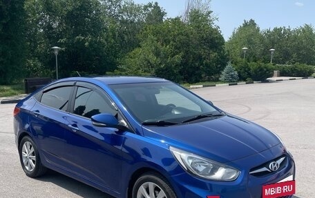 Hyundai Solaris II рестайлинг, 2011 год, 715 000 рублей, 4 фотография
