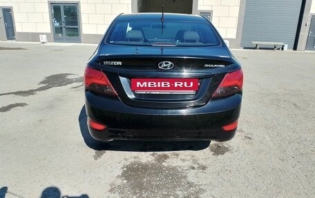 Hyundai Solaris II рестайлинг, 2011 год, 700 000 рублей, 4 фотография