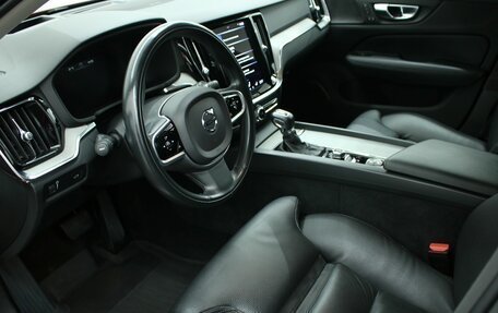Volvo V60 Cross Country II, 2021 год, 3 811 000 рублей, 15 фотография