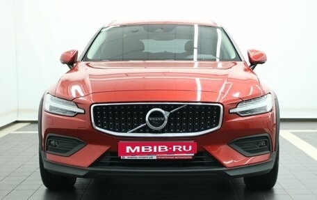 Volvo V60 Cross Country II, 2021 год, 3 811 000 рублей, 8 фотография
