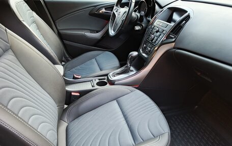 Opel Astra J, 2013 год, 1 050 000 рублей, 10 фотография