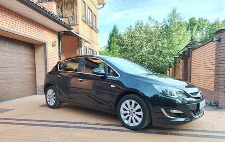Opel Astra J, 2013 год, 1 050 000 рублей, 3 фотография