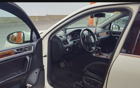 Volkswagen Touareg III, 2010 год, 2 050 000 рублей, 10 фотография