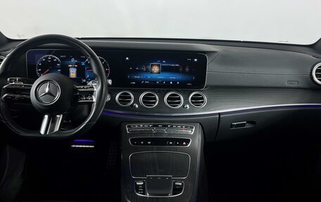 Mercedes-Benz E-Класс, 2021 год, 5 000 000 рублей, 15 фотография