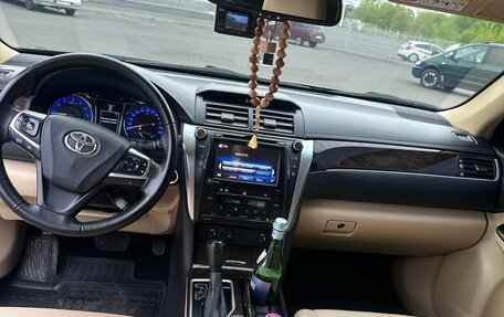 Toyota Camry, 2017 год, 2 650 000 рублей, 5 фотография