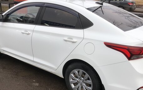 Hyundai Solaris II рестайлинг, 2018 год, 1 000 000 рублей, 2 фотография