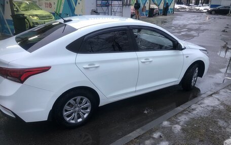Hyundai Solaris II рестайлинг, 2018 год, 1 000 000 рублей, 4 фотография