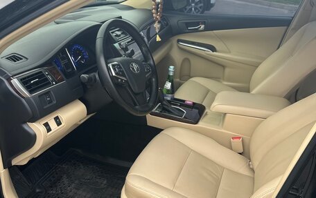 Toyota Camry, 2017 год, 2 650 000 рублей, 4 фотография