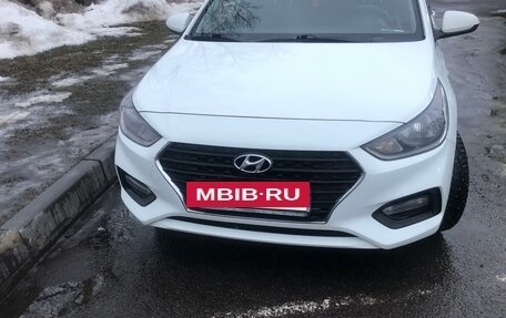 Hyundai Solaris II рестайлинг, 2018 год, 1 000 000 рублей, 9 фотография