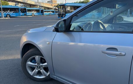 Chevrolet Cruze II, 2009 год, 590 000 рублей, 3 фотография
