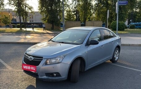 Chevrolet Cruze II, 2009 год, 590 000 рублей, 2 фотография